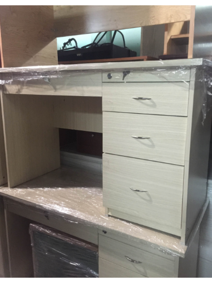 Thanh lý bàn làm việc cũ 1m2 mdf